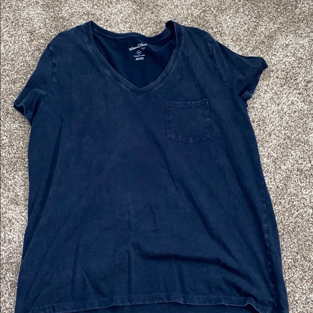 Universal Thread XXL lightly distressed blue top